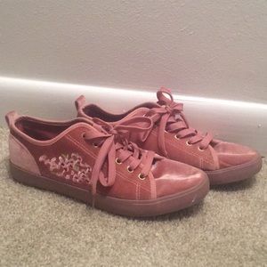 Pink Velvet Sneakers w Pink Embroidery